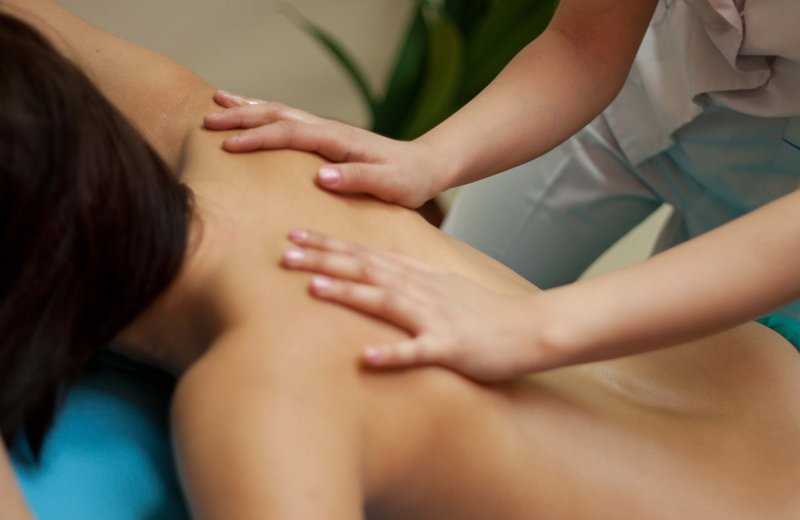 В массажный кабинет при фитнес центре при гостинице требуется массажист - Изображение #1, Объявление #1668020