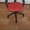 Продам офисное кресло на колесиках красного цвета