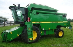 Зерноуборочный комбайн  John Deere 2266E