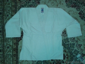 Кимоно для дзюдо белое и синие. Бесплатная доставка. Гарантия 2 месяца.