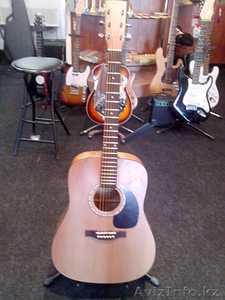 Гитара с цельной декой!