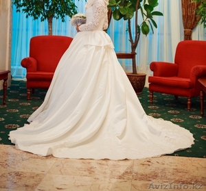 Свадебное платье принцессы Кейт Мидллтон  - Изображение #4, Объявление #1027811