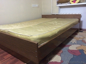 Продам двуспальную кровать с матрасами 18 000 тг!!! - Изображение #1, Объявление #1473654