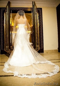 Продам свадебное платье футляр (русалочка) с фатиновым шлейфом - Изображение #1, Объявление #1504165