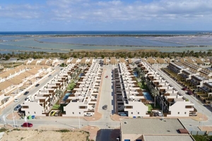  Недвижимость в Испании, Новые бунгало рядом с морем в Сан-Педро-дель-Пинатар - Изображение #3, Объявление #1658811