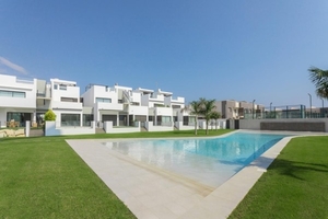 Недвижимость в Испании, Новые бунгало рядом с пляжем в Торре де ла Орадада - Изображение #4, Объявление #1675941