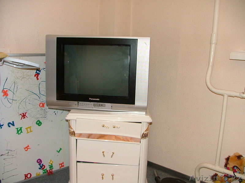 Продам пуфик, стулья, столики тумбу, трюмо, телевизор . Недорого по договорен. - Изображение #2, Объявление #76862