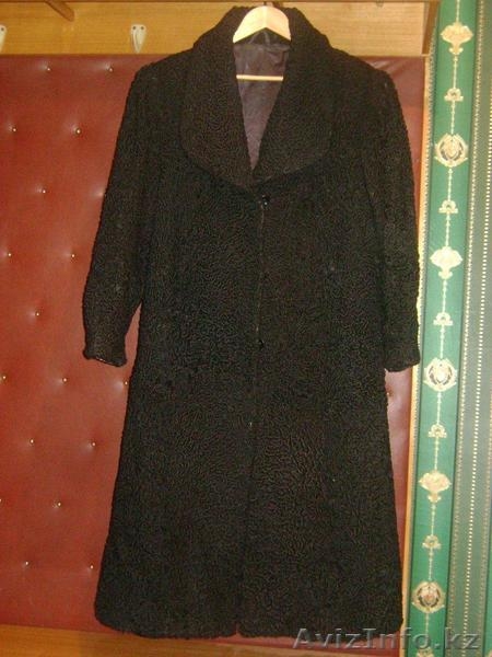 Продам Шубу каракуль. Черная. Длинная. Воротник шалевый.  - Изображение #1, Объявление #514956