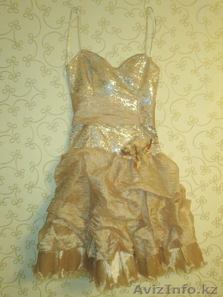 Продам платье красного и золотого цвета - Изображение #1, Объявление #701137