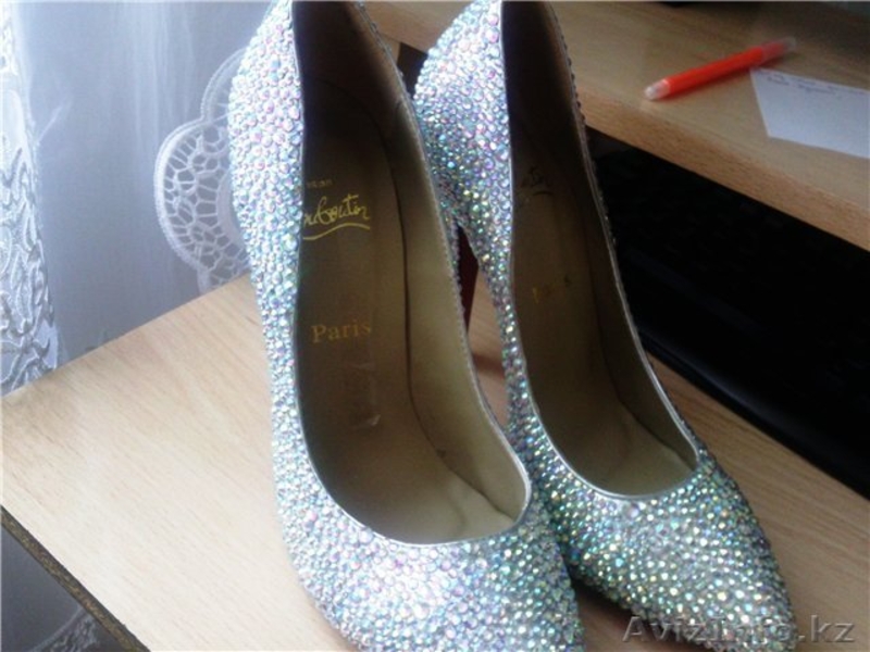 Туфли Лабутьен в стразах 40 размера - Изображение #1, Объявление #722456