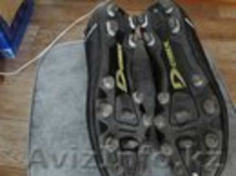 Продаю бутсы demix размер 43 в хорошем состоянии.(Срочно) - Изображение #1, Объявление #993566