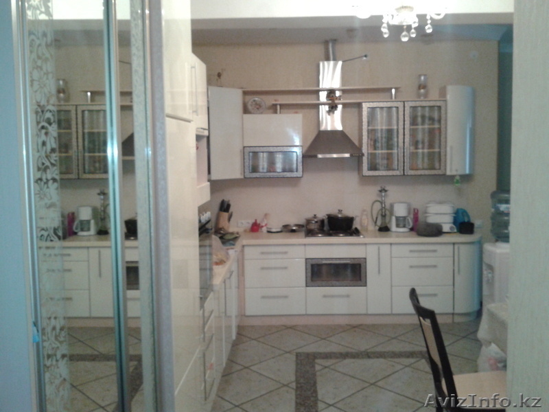 Трёхкомнатная на длительный срок - Изображение #1, Объявление #1016658