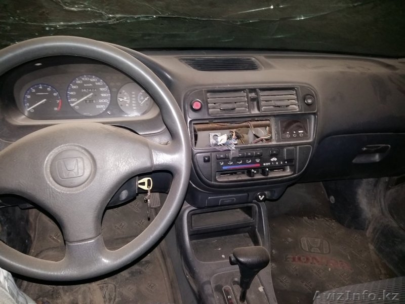 Хонда Цивик. объем 1.4. автомат.Срочно продам. На ходу. Требует ремонта.         - Изображение #1, Объявление #1312767