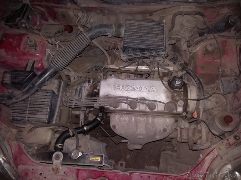 Хонда Цивик. объем 1.4. автомат.Срочно продам. На ходу. Требует ремонта.         - Изображение #3, Объявление #1312767