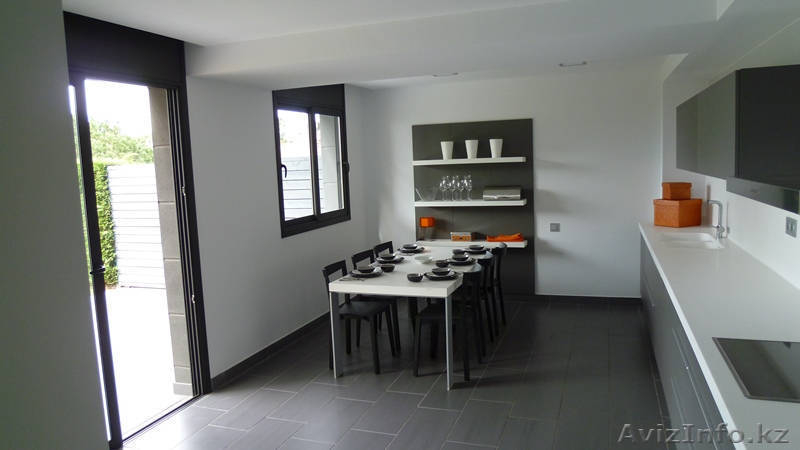 Элитный дуплекс с видом на море и бассейном под Барселоной. - Изображение #6, Объявление #1391910