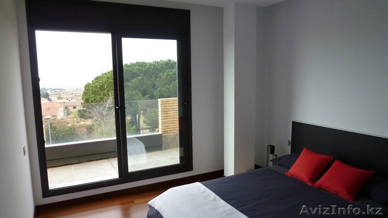 Элитный дуплекс с видом на море и бассейном под Барселоной. - Изображение #7, Объявление #1391910