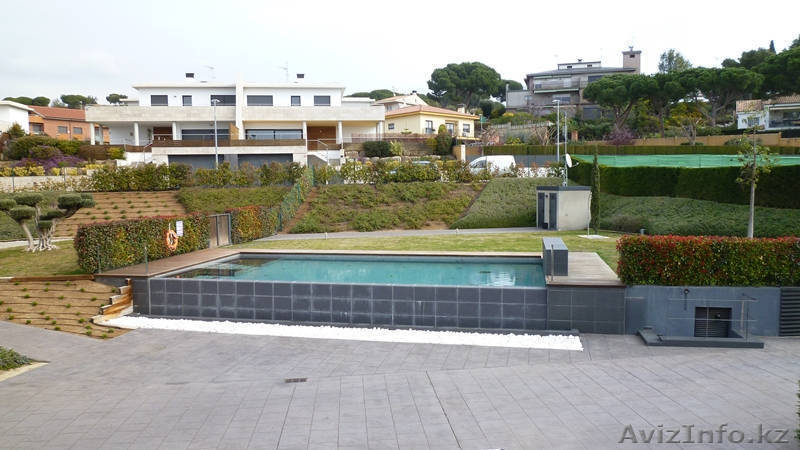 Элитный дуплекс с бассейном и видом на море ипод Барселоной - Изображение #3, Объявление #1518811