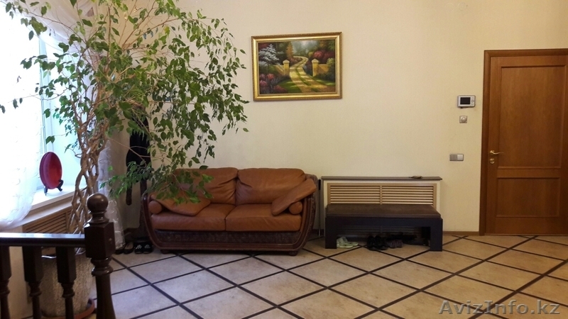 Продам собственный коттедж в элитном районе  - Изображение #2, Объявление #1604963