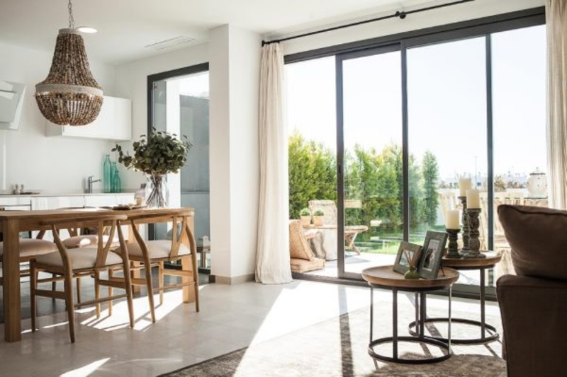 Недвижимость в Испании, Новые бунгало рядом с пляжем в Торре де ла Орадада - Изображение #3, Объявление #1675941