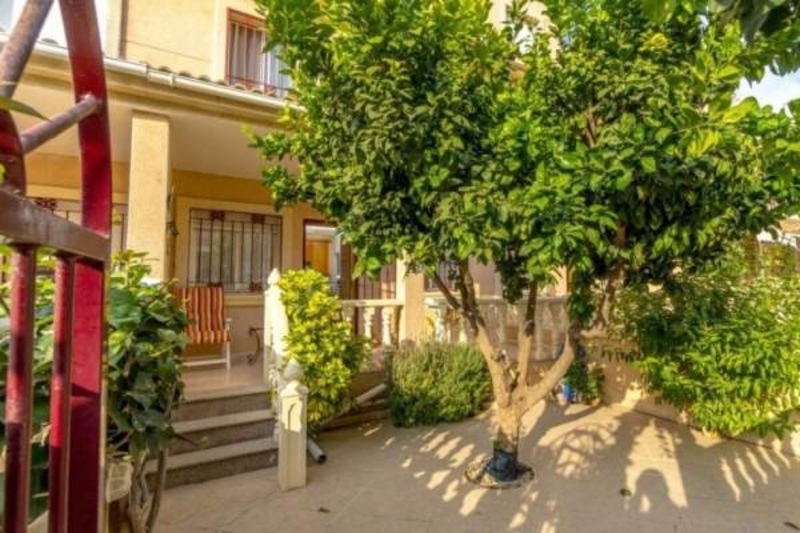 Недвижимость в Испании, Таунхаус рядом с морем в Ориуэла Коста,Коста Бланка - Изображение #1, Объявление #1720576