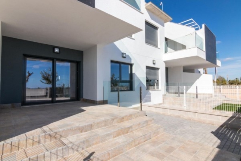 Недвижимость в Испании, Новые бунгало с видами на море в Пилар-де-ла-Орадада - Изображение #3, Объявление #1720563