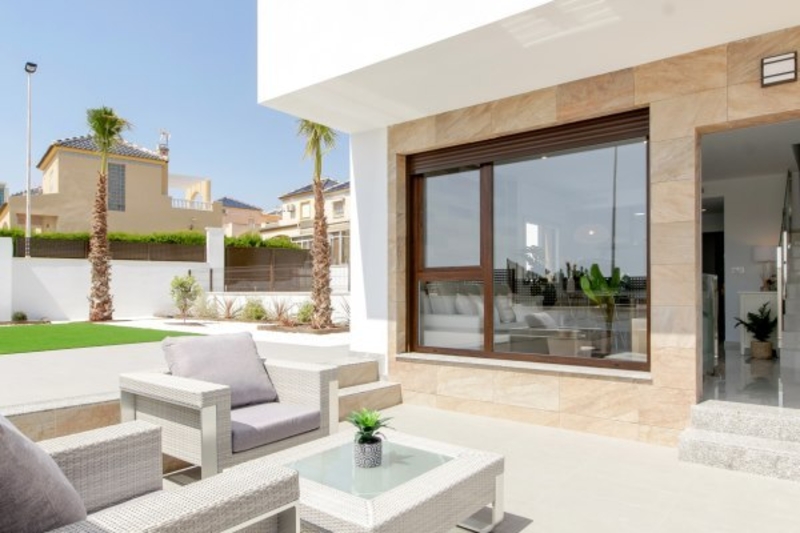 Недвижимость в Испании, Новый таунхаус с видами на море в Торревьеха - Изображение #3, Объявление #1720565